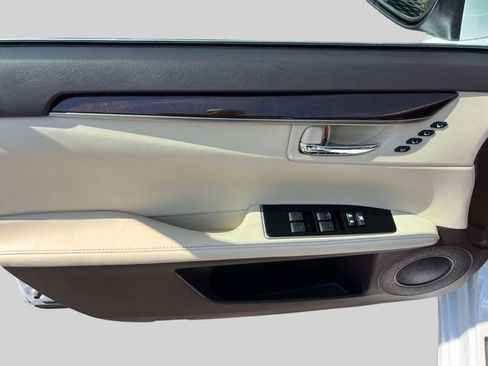Used 2017 Lexus ES 350 w/ Luxury Package FWD image 21