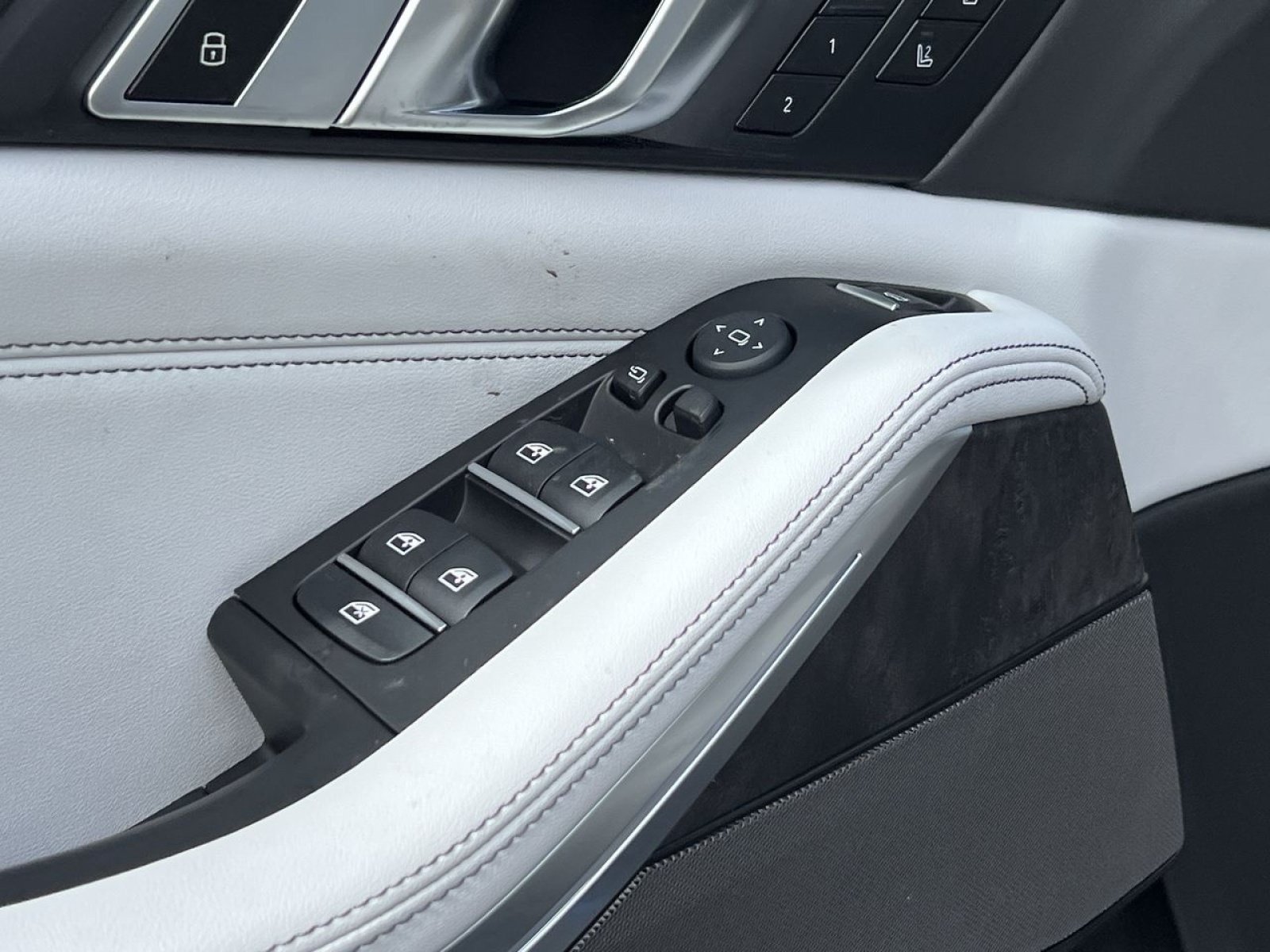 New 2026 BMW X5 xDrive50e AWD/4WD image 12
