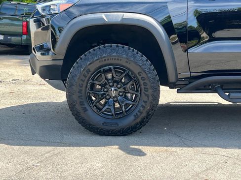 Certified 2025 Chevrolet Colorado ZR2 w/ Midnight Edition AWD/4WD image 11