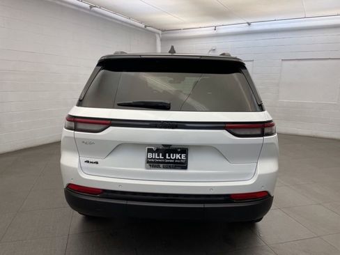 New 2025 Jeep Grand Cherokee Limited image 4