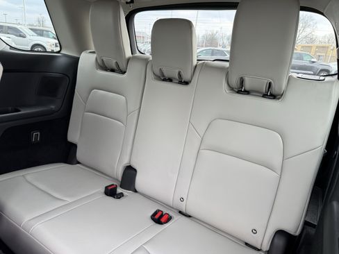 Used 2022 Nissan Pathfinder Platinum w/ Cargo Package image 8