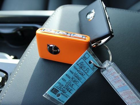 Used 2025 Volvo XC60 B5 Plus image 31