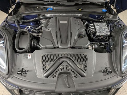 Certified 2026 Porsche Macan GTS AWD/4WD image 25
