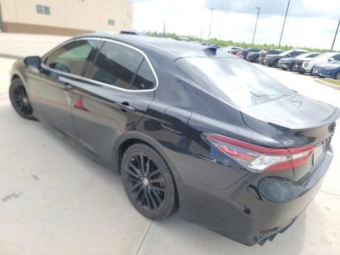 Used 2021 Toyota Camry XSE image 4