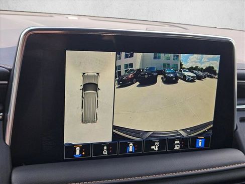 Used 2023 GMC Yukon XL AT4 w/ Technology Package AWD/4WD image 14