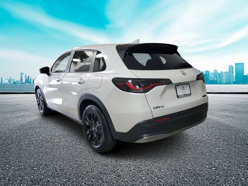 Certified 2026 Honda HR-V Sport image 3