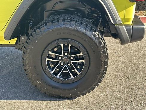 Certified 2024 Jeep Wrangler Unlimited Rubicon w/ XTREMEE 35" Tire Package image 23