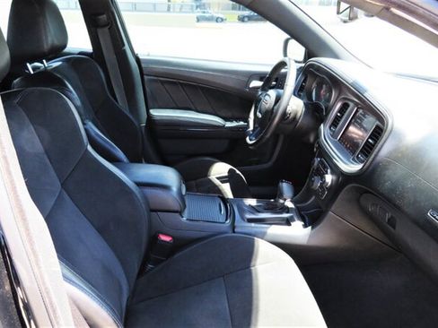 Used 2019 Dodge Charger R/T w/ Plus Group RWD image 30