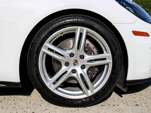 Used 2020 Porsche Panamera image 39