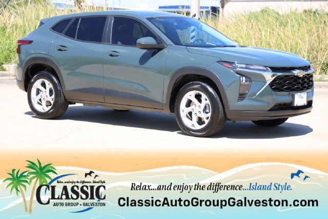 Used 2025 Chevrolet Trax LS w/ LS Convenience Package FWD image 1