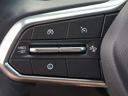Used 2025 Chevrolet Equinox LT AWD/4WD image 21