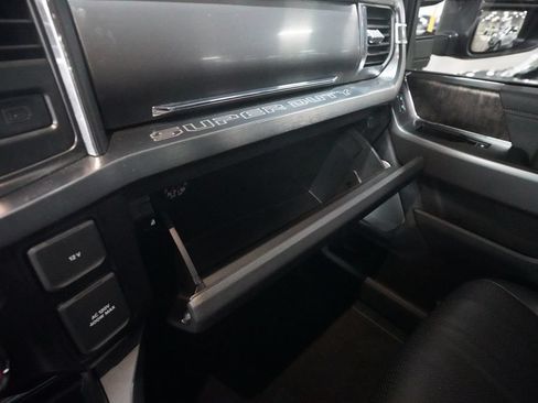 Used 2025 Ford F250 Lariat w/ Black Appearance Package AWD/4WD image 28