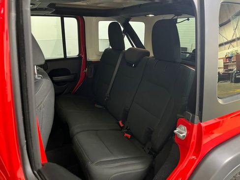 Used 2018 Jeep Wrangler Unlimited Sport S image 19