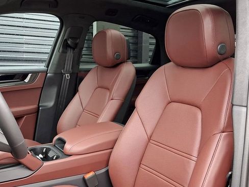 New 2026 Porsche Cayenne GTS AWD/4WD image 5