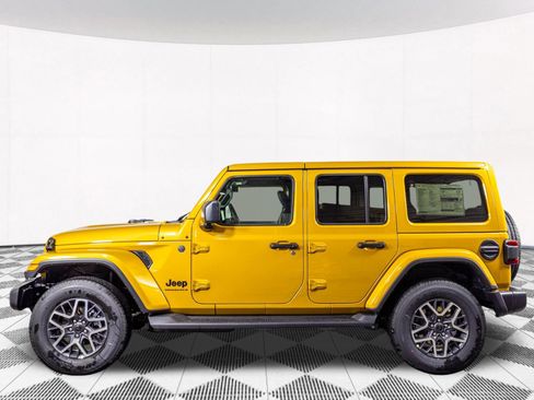 New 2026 Jeep Wrangler Unlimited Sahara AWD/4WD image 18