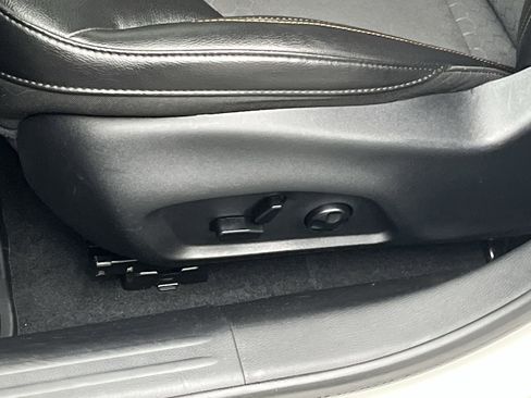 Used 2019 Jeep Compass Latitude w/ Cold Weather Group image 9