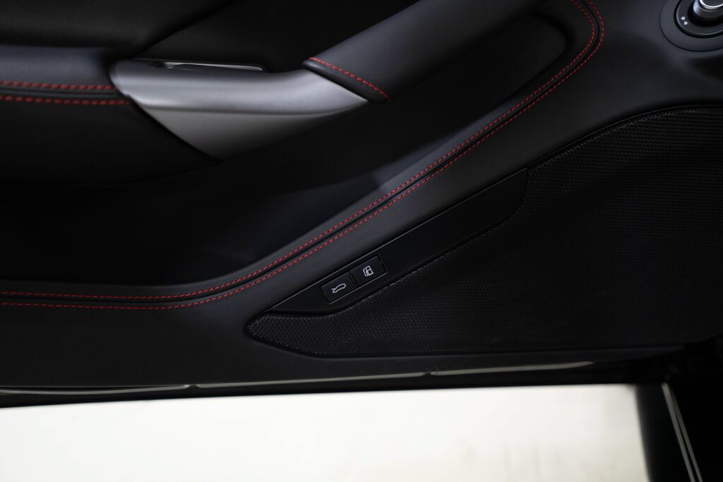 Used 2023 Ferrari F8 Tributo RWD image 33