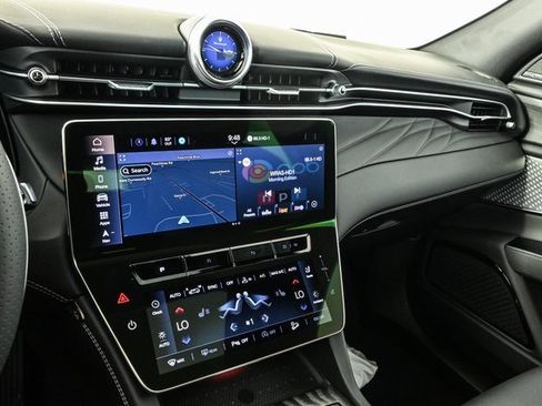 New 2025 Maserati Grecale GT image 17