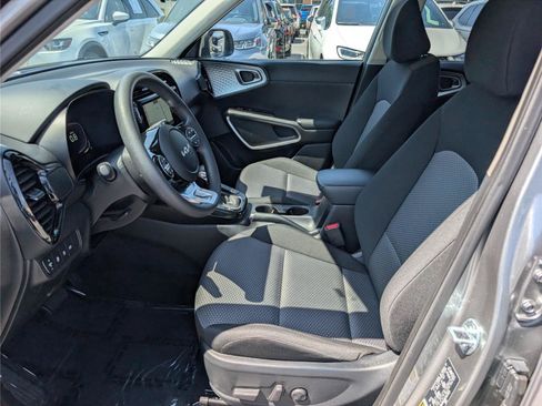 Used 2024 Kia Soul S FWD image 15