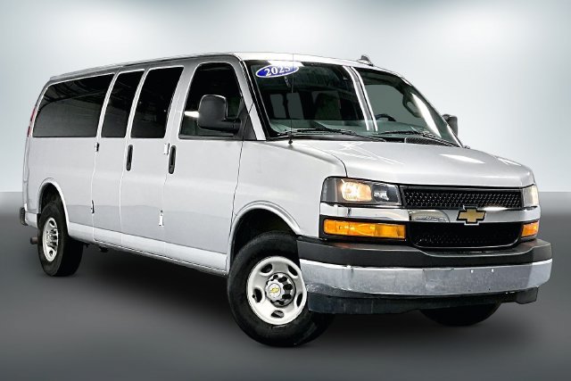 Used 2025 Chevrolet Express 3500 LT w/ LT Preferred Equipment Group RWD image 1