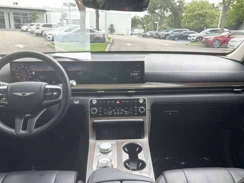 Used 2025 Genesis GV80 2.5T Prestige AWD/4WD image 13