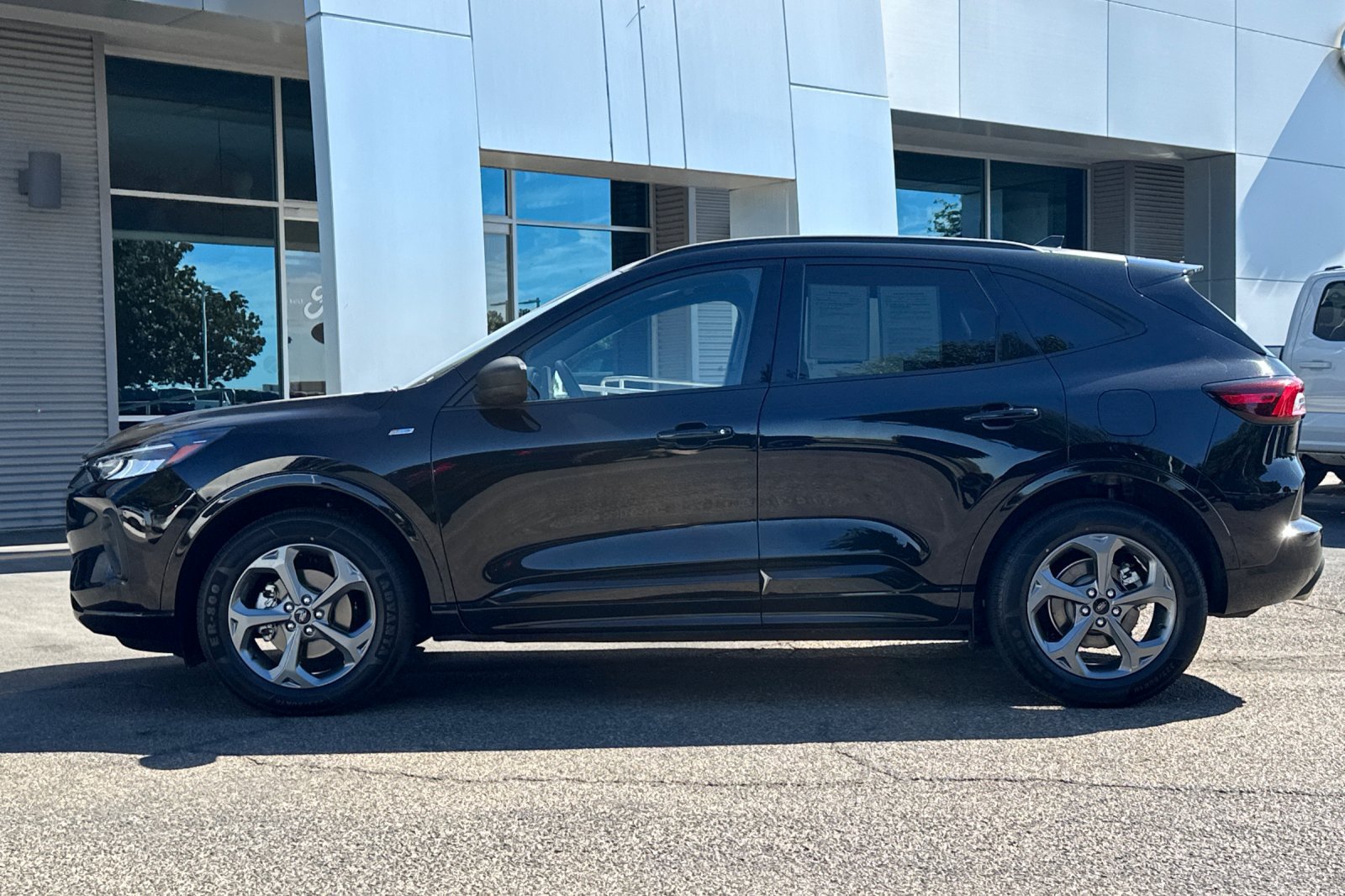 Used 2024 Ford Escape ST-Line AWD/4WD image 7
