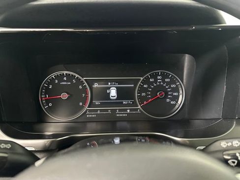 Used 2023 Kia Sorento LX image 17