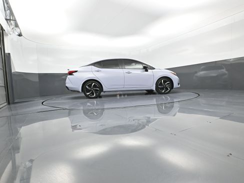 Used 2023 Nissan Versa SR w/ Trunk Package image 37