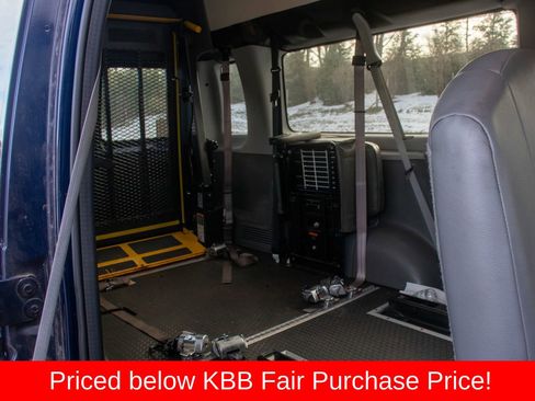 Used 2013 Ford E-350 and Econoline 350 XL w/ PWR Windows & Locks Group image 16