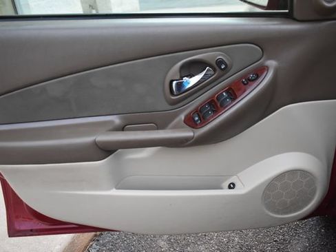 Used 2006 Chevrolet Malibu LT FWD image 17