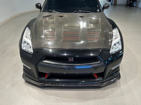Used 2014 Nissan GT-R Premium AWD/4WD image 9