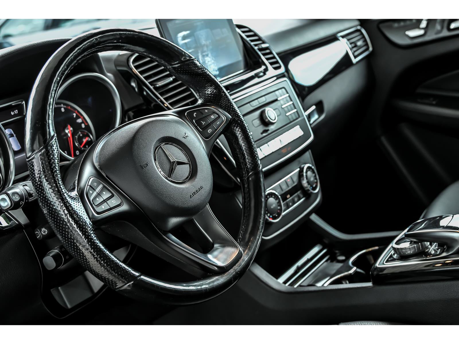 Used 2018 Mercedes-Benz GLE 350 4MATIC image 17