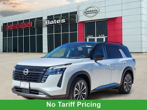 New 2026 Nissan Pathfinder Platinum image 2