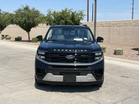 Used 2025 Ford Expedition Platinum AWD/4WD image 3