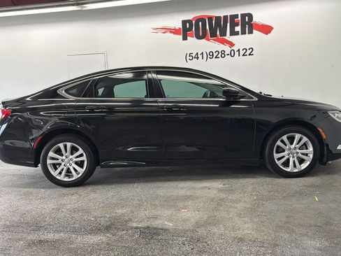 Used 2016 Chrysler 200 Limited FWD image 2
