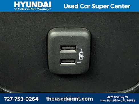 Used 2022 GMC Terrain SLE w/ Driver Convenience Package image 17