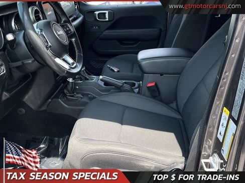 Used 2019 Jeep Wrangler Unlimited Sahara AWD/4WD image 14