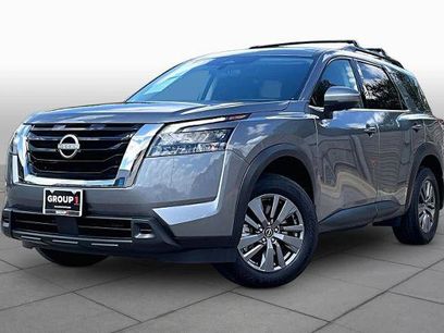 Certified 2025 Nissan Pathfinder SV