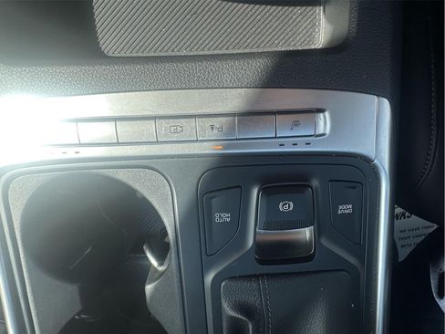Used 2026 Kia Carnival FWD image 22