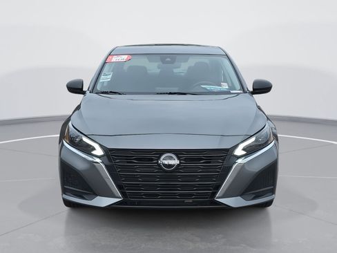 Used 2024 Nissan Altima 2.5 SV image 8