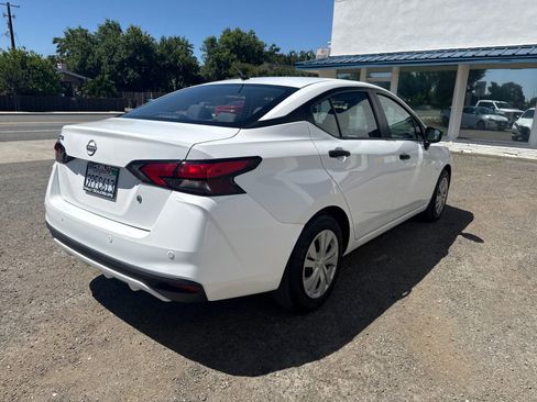 Used 2023 Nissan Versa S FWD image 5