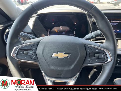 Certified 2024 Chevrolet Trax LT w/ Driver Confidence Package FWD image 18