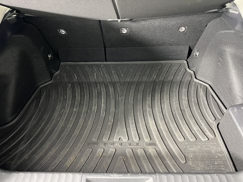Used 2025 Toyota Prius LE AWD/4WD image 22