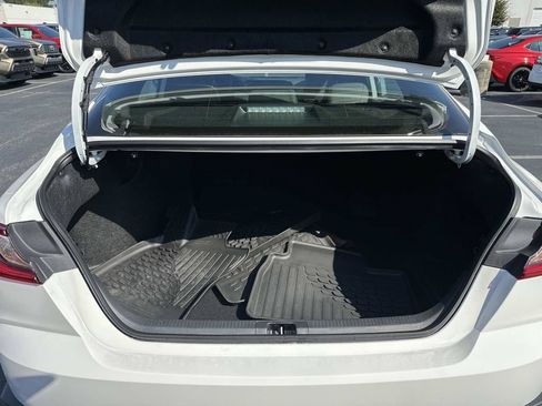 Used 2026 Toyota Camry SE FWD image 12