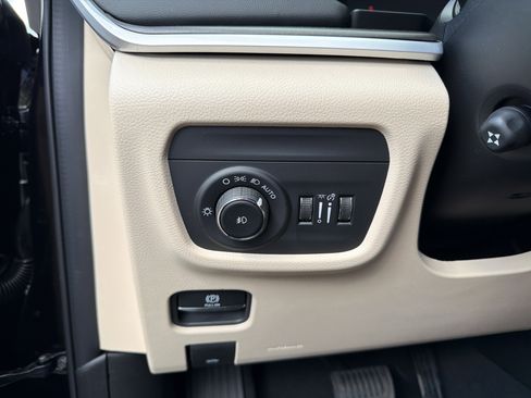 New 2026 Jeep Grand Cherokee Limited AWD/4WD image 16