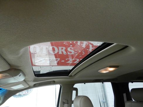 Used 2010 Toyota Sequoia Limited image 21