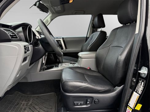 Used 2012 Toyota 4Runner SR5 image 9