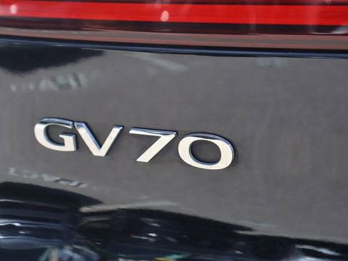 Used 2024 Genesis GV70 2.5T Advanced w/ Advanced Package image 8