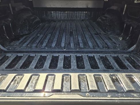 Used 2020 RAM 1500 Laramie AWD/4WD image 30