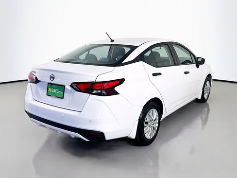 Used 2020 Nissan Versa S image 10